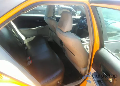 2014 Toyota Camry Hybrid Le z USA, uszkodzony, nr VIN 4T1BD1FK6EU140853